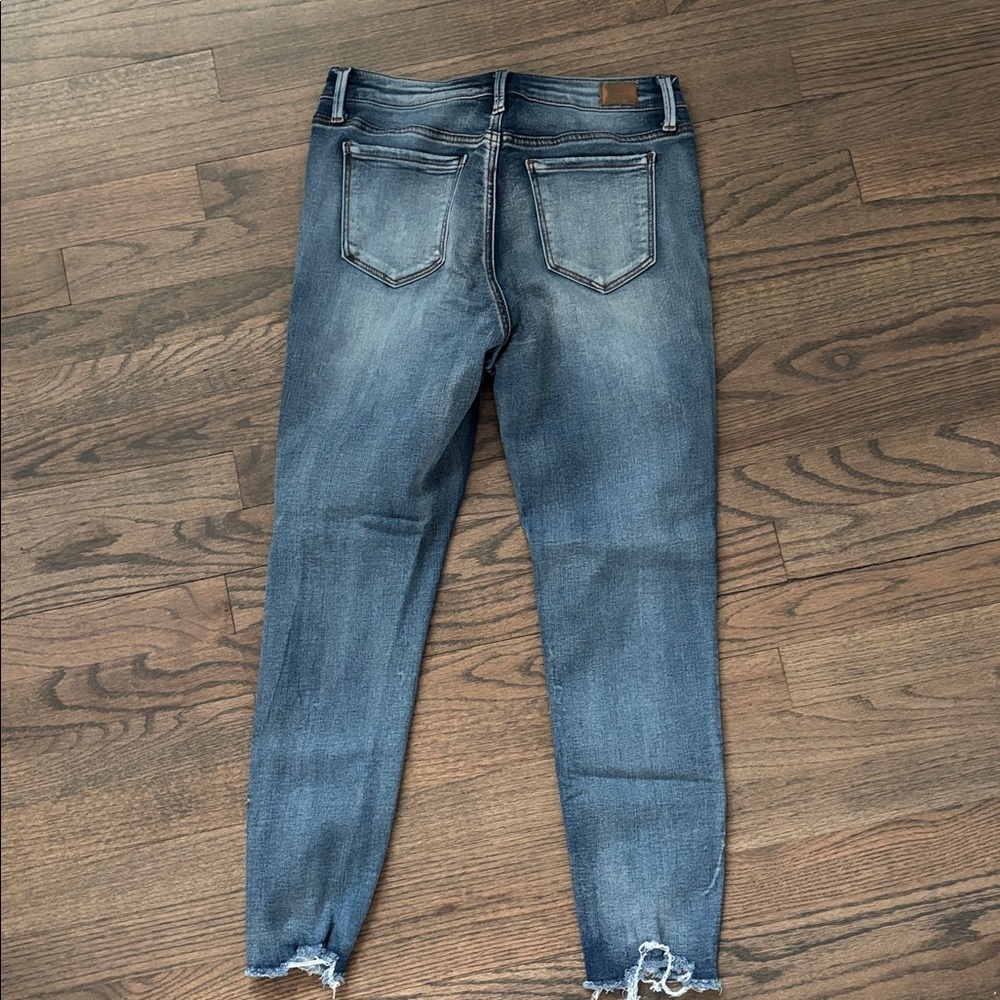 Stylish Ankle Jeans in Classic Blue - Picture 3 of 13